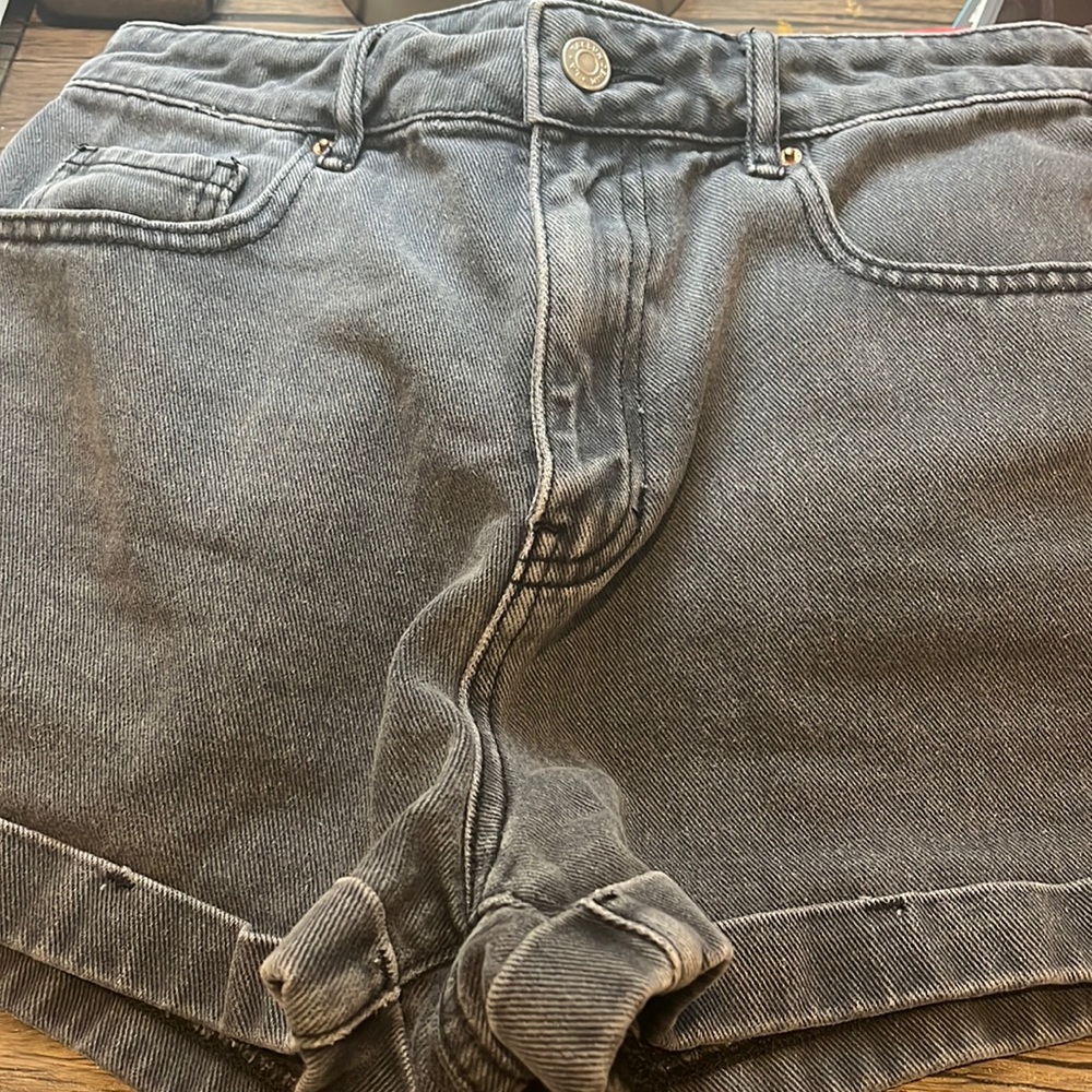 Mom Short